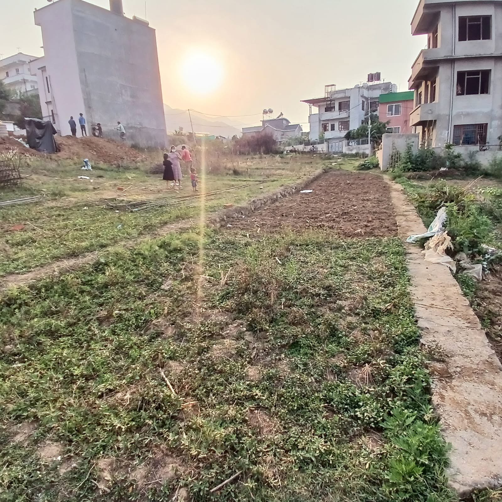 क्रितिपुर मच्छेगाउं फ़िरफिरे चौर मा एक्दमै मि्लेको जग्गा सुपथ मुल्य मा