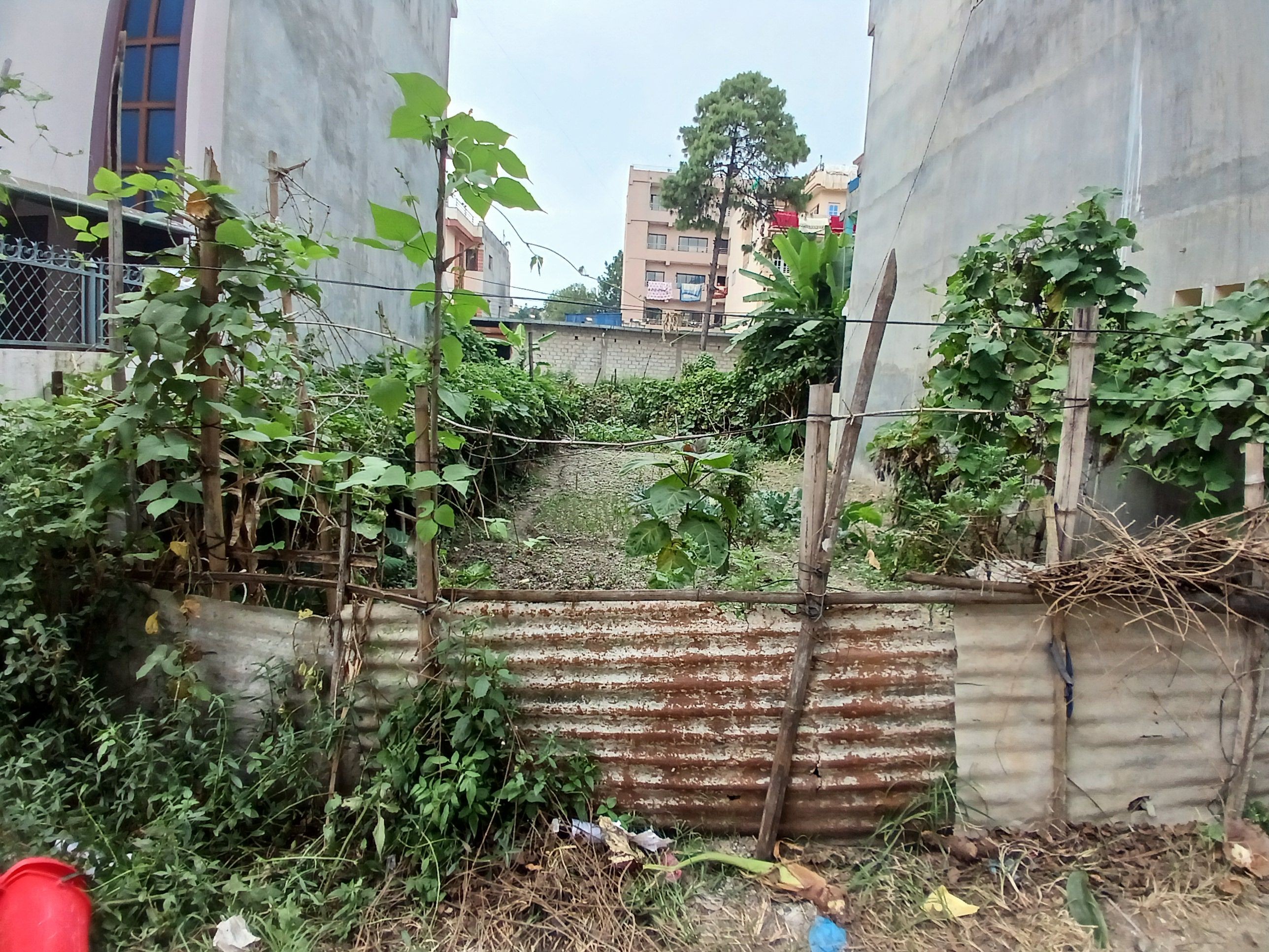 Land for sale in suncity near apartment.