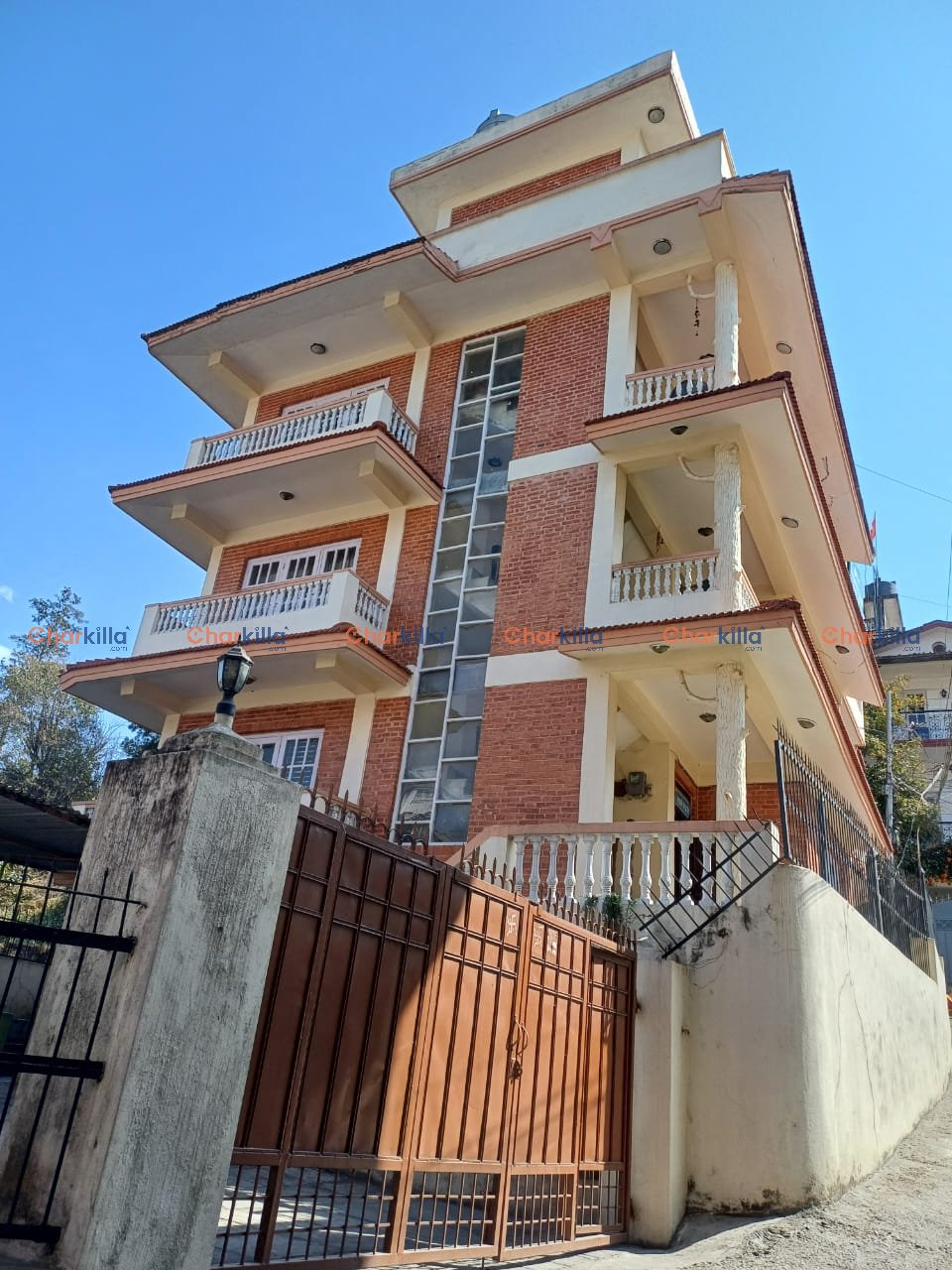 HOUSE FOR SALE IN MAHARAJGUNJ 