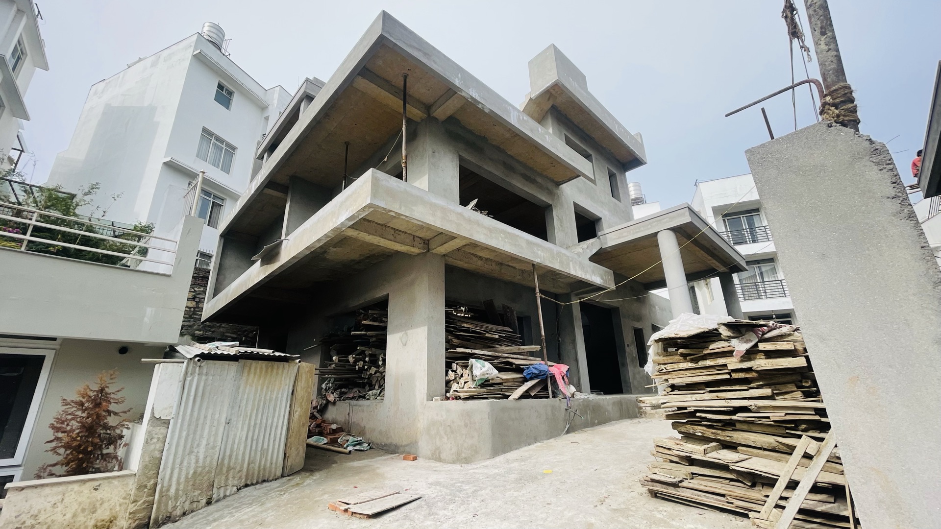 House For Sale in Imadole inside colany